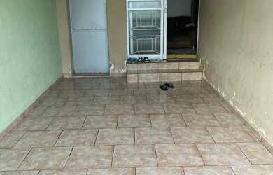 Imagem: A casa possui 3 Dormitórios, 1 Suíte, 2 Banheiros, 1 Vaga