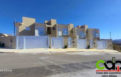 Imagem: A casa possui 3 Dormitórios, 1 Suíte, 2 Banheiros, 1 Vaga