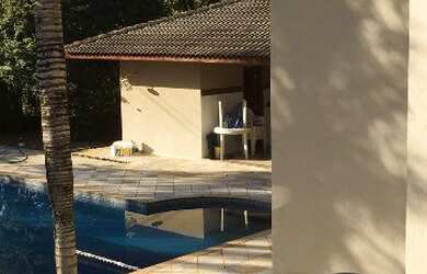 Imagem: A casa em condomínio possui 6 Dormitórios, 3 Suítes, 5 Banheiros