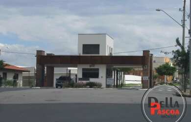 Imagem: A casa em condomínio possui 3 Dormitórios, 1 Suíte, 3 Banheiros