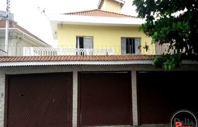 Imagem: A casa possui 3 Dormitórios, 3 Suítes, 5 Banheiros, 4 Vagas