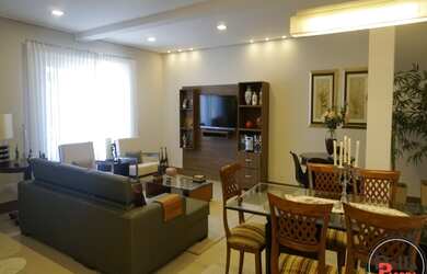 Imagem: Sobrado em condomínio Indaiatuba com piscina