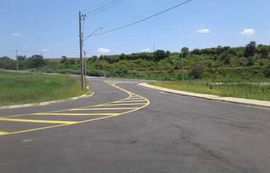 Imagem: O terreno à venda possui 566m² de Área Privada e está localizado