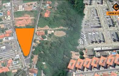 Imagem: O terreno possui 3800m² de Área Privada e está localizado