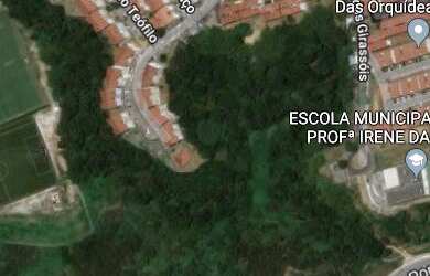 Imagem: O terreno possui 27750m² de Área Privada e está localizado