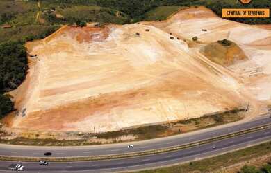 Imagem: O terreno possui 110000m² de Área Privada e está localizado