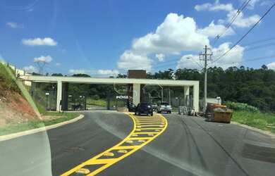 Imagem: O terreno possui 340m² de Área Privada e está localizado