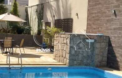 Imagem: A casa em condomínio possui 4 Dormitórios, 1 Suíte, 4 Banheiros