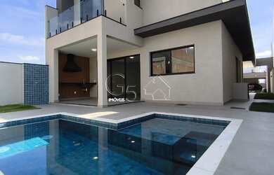 Imagem: A casa em condomínio possui 3 Dormitórios, 3 Suítes, 5 Banheiros