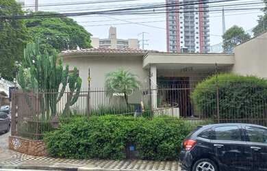 Imagem: A loja possui 2 Banheiros, 150m² de Área, 135m² de Área