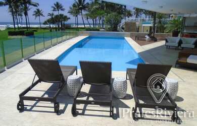 Imagem: A casa possui 8 Dormitórios, 7 Suítes, 8 Banheiros, 5 Vagas