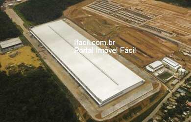 Imagem: O depósito possui 200.000m² de Área, 105.255m² de Área