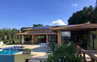 Imagem: A casa possui 6 Dormitórios, 6 Suítes, 10 Banheiros, 10 Vagas