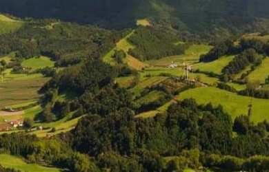 Imagem: O terreno possui 400m² de Área e está localizado em Moradas