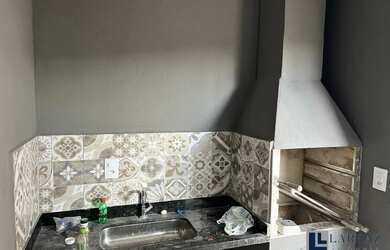 Imagem: A casa possui 3 Dormitórios, 1 Suíte, 2 Banheiros, 2 Vagas