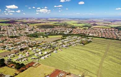 Imagem: O terreno possui 300m² de Área e está localizado em Jardim