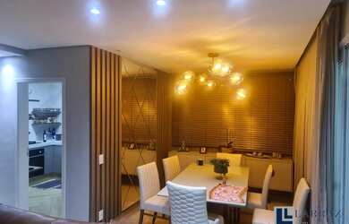 Imagem: A casa possui 3 Dormitórios, 3 Suítes, 5 Banheiros, 4 Vagas