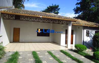 Imagem: A casa em condomínio possui 4 Dormitórios, 1 Suíte, 3 Banheiros