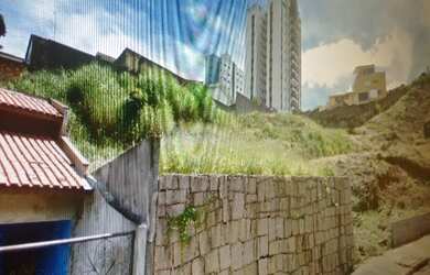 Imagem: O terreno possui 921m² de Área e está localizado em Jardim