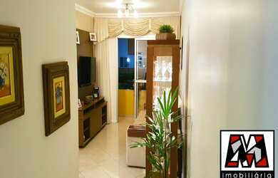 Imagem: O apartamento possui 3 Dormitórios, 1 Banheiro, 1 Vaga na garagem