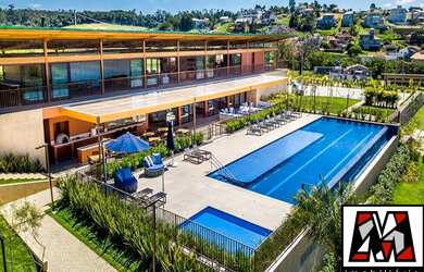 Imagem: O terreno possui 808m² de Área e está localizado em Medeiros