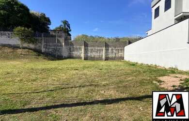 Imagem: O terreno possui 361m² de Área e está localizado em Corrupira