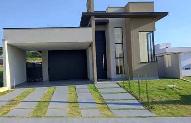 Imagem: A casa em condomínio possui 3 Dormitórios, 1 Suíte, 4 Banheiros