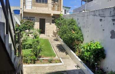 Imagem: A casa possui 3 Dormitórios, 2 Suítes, 6 Banheiros, 1 Vaga