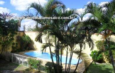 Imagem: A casa possui 3 Dormitórios, 3 Suítes, 5 Banheiros, 6 Vagas