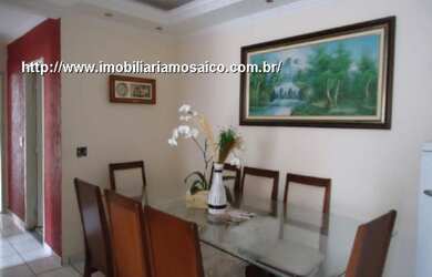 Imagem: O apartamento possui 3 Dormitórios, 1 Suíte, 2 Banheiros