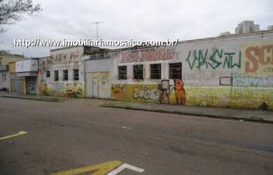 Imagem: O terreno possui 211m² de Área e está localizado em Vianelo