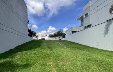 Imagem: O terreno possui 444m² de Área Privada e está localizado