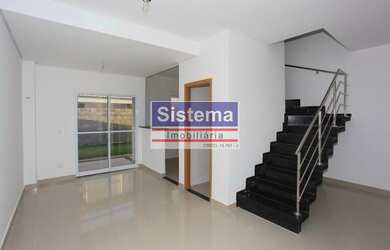 Imagem: A casa em condomínio possui 3 Dormitórios, 1 Suíte, 3 Banheiros