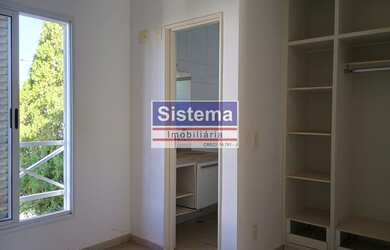 Imagem: A casa possui 3 Dormitórios, 1 Suíte, 3 Banheiros, 2 Vagas