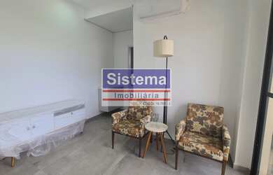 Imagem: O apartamento possui 1 Dormitório, 1 Banheiro, 1 Vaga na garagem