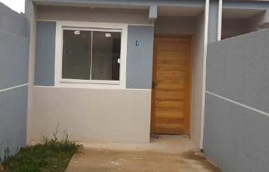 Imagem: A casa possui 2 Dormitórios, 1 Banheiro, 1 Vaga na garagem