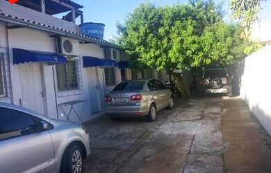 Imagem: A casa possui 11 Dormitórios, 11 Suítes, 7 Vagas na garagem
