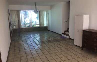 Imagem: O apartamento possui 4 Dormitórios, 1 Suíte, 3 Banheiros