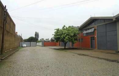 Imagem: O depósito possui 2 Vagas na garagem, 750m² de Área Privada