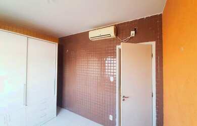 Imagem: O apartamento possui 3 Dormitórios, 1 Suíte, 2 Banheiros