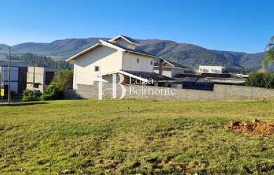 Imagem: O terreno possui 656m² de Área Privada e está localizado