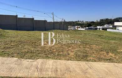 Imagem: O terreno possui 600m² de Área Privada e está localizado