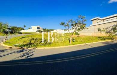 Imagem: O terreno possui 640m² de Área Privada e está localizado