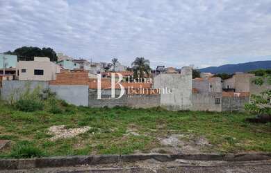 Imagem: O terreno possui 966m² de Área Privada e está localizado