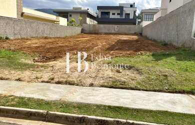 Imagem: O terreno possui 600m² de Área Privada e está localizado