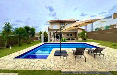 Imagem: A casa em condomínio possui 4 Dormitórios, 2 Suítes, 4 Vagas