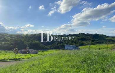 Imagem: O terreno possui 820m² de Área Privada e está localizado