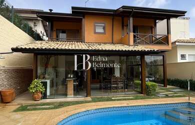 Imagem: A casa em condomínio possui 3 Dormitórios, 3 Suítes, 5 Banheiros