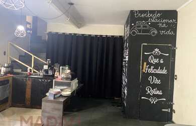 Imagem: A casa possui 4 Dormitórios, 2 Suítes, 4 Banheiros, 254m²