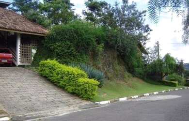 Imagem: A casa em condomínio possui 3 Dormitórios, 2 Suítes, 5 Banheiros